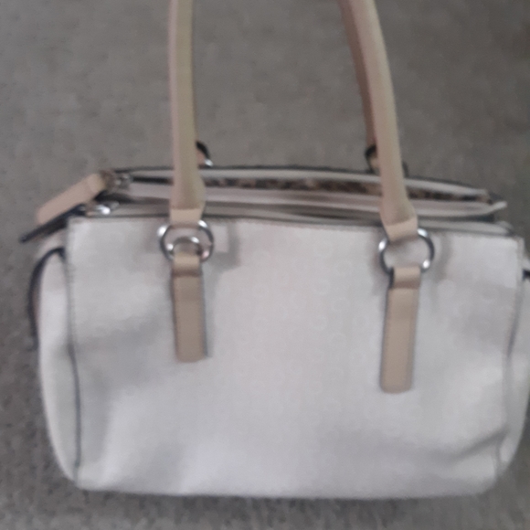 Light pink guess purse - Picture 6 of 6